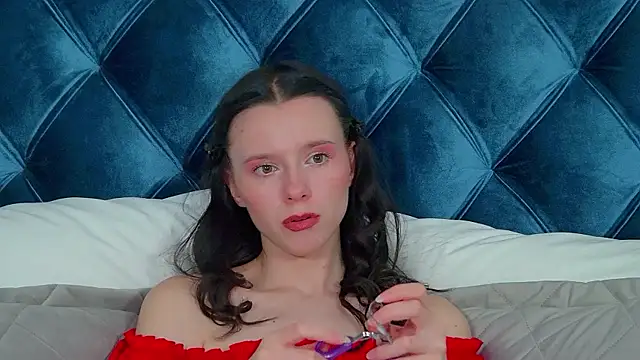 ArinaKubrick live sex cam