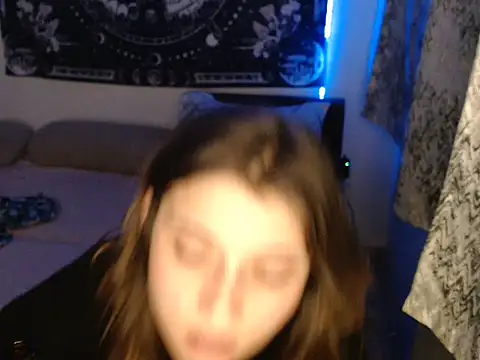 AlienforTwenty's cam snapshot