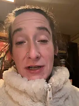 Mini_And_The_Bear's cam snapshot