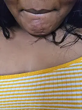 yazhini's cam snapshot