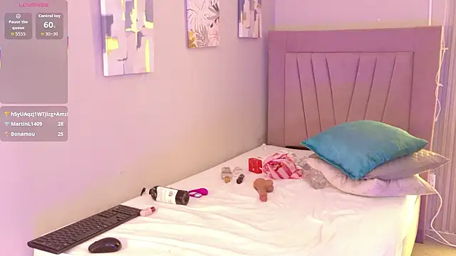 meli_peach1's cam snapshot