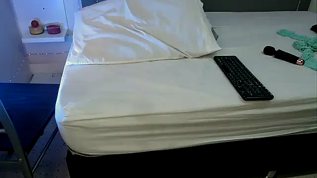 pocahontamoon's cam snapshot