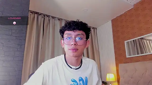 liam_twiink's cam snapshot