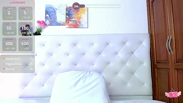 queendesiree_'s cam snapshot