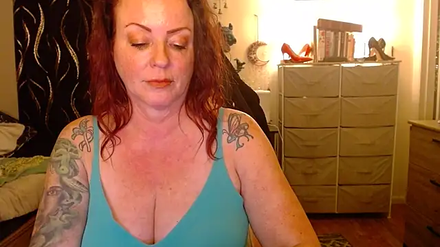 Nikkimastersgirl1091's cam snapshot