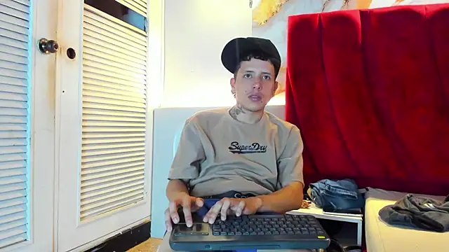 ESTEBAN_2102's cam snapshot