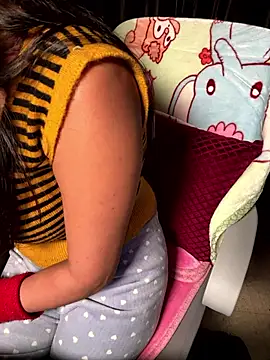 Lucky_Flora's cam snapshot