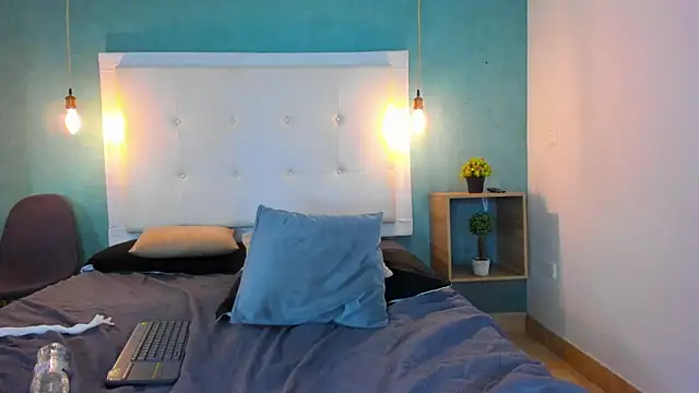 Heidy_milf's cam snapshot