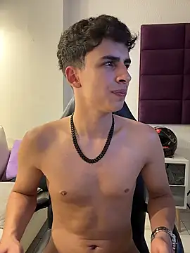 AdrianRinaldi live sex cam