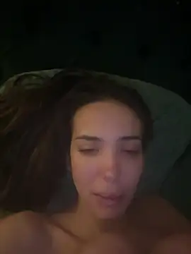 VitoriaCarusso live sex cam