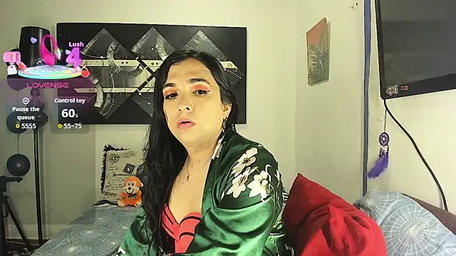 SARAMISHA live sex cam