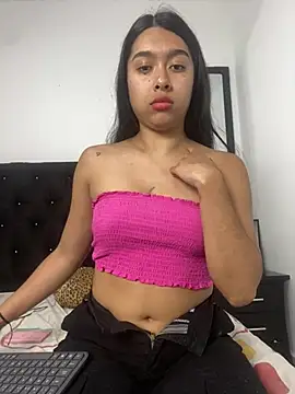 SweetLatiin_'s cam snapshot