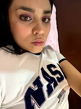 sophyy_white's cam snapshot