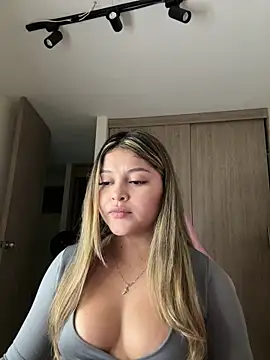 lunablossom_ live sex cam