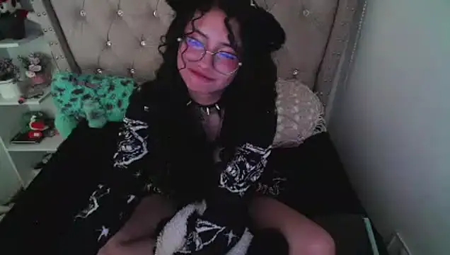CherieCurl live sex cam