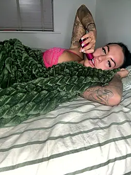 BELLABLACKXUK's cam snapshot