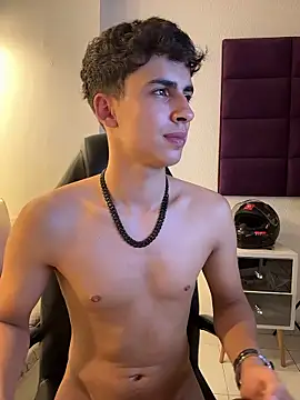 AdrianRinaldi live sex cam