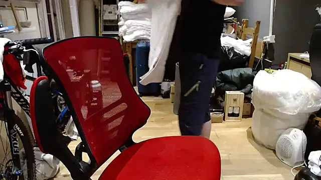 Hung2Mike live sex cam