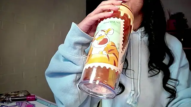 kaithra live sex cam