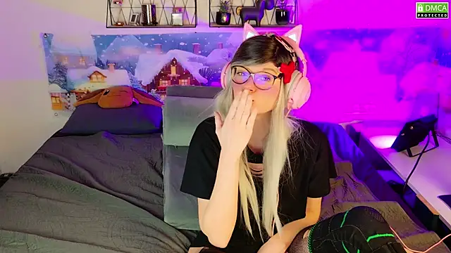 Kittychatte live sex cam