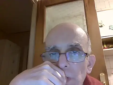 mariusica1@xh live sex cam