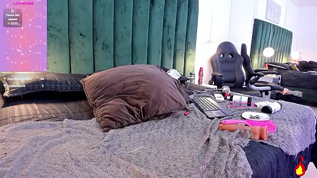 PaulinaGame live sex cam