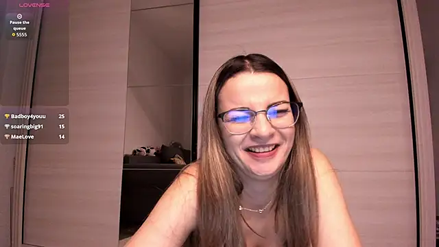 SweetViperr live sex cam