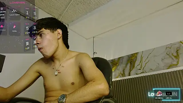 Dyla_n18 live sex cam