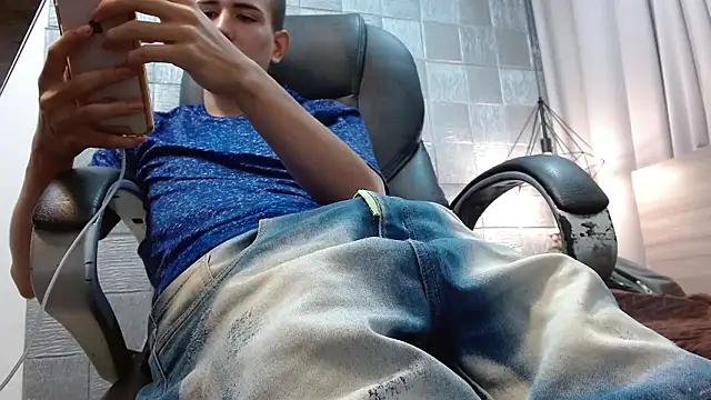 JackSwan18 live sex cam