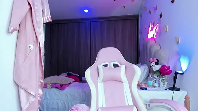 NaomiAsha's cam snapshot