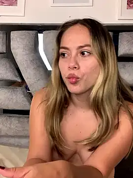 valery_and_Dani_ live sex cam