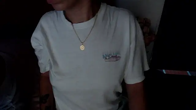 Bunny_Petit live sex cam