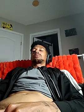 BigPrettyDick777 live sex cam