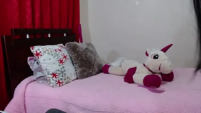 petitolivia live sex cam