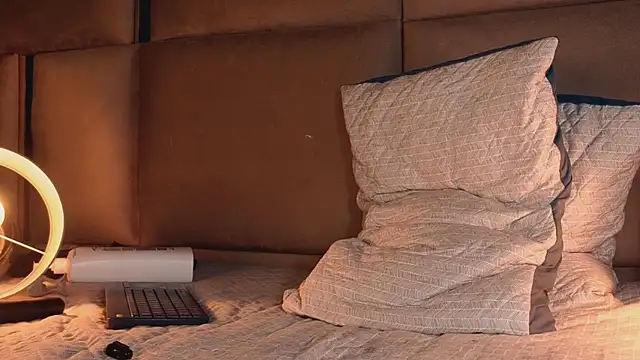 angelinepossy live sex cam