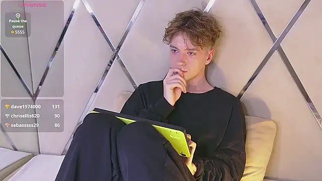 Paul_Holt live sex cam