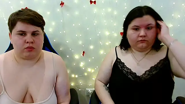 BeckyAndHellen live sex cam