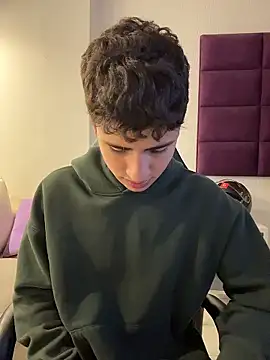 AdrianRinaldi live sex cam