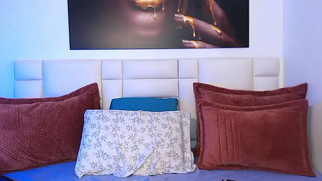 NicoletBlossom live sex cam