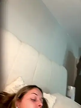 KayleeBella live sex cam