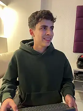 AdrianRinaldi live sex cam