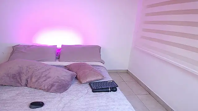 Sky_Intimate live sex cam