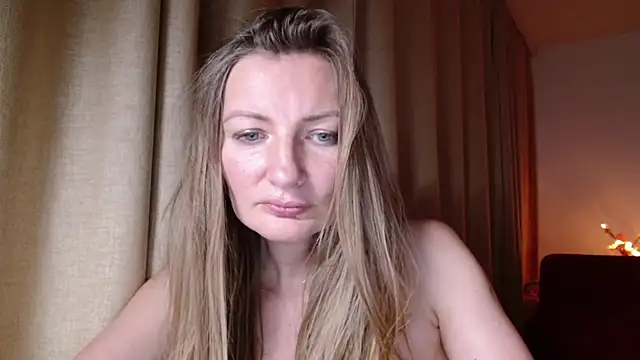 sunshine__lady's cam snapshot