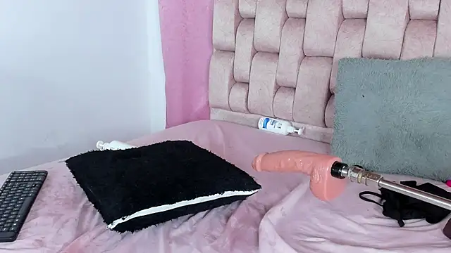 Emma_Evelyn's cam snapshot