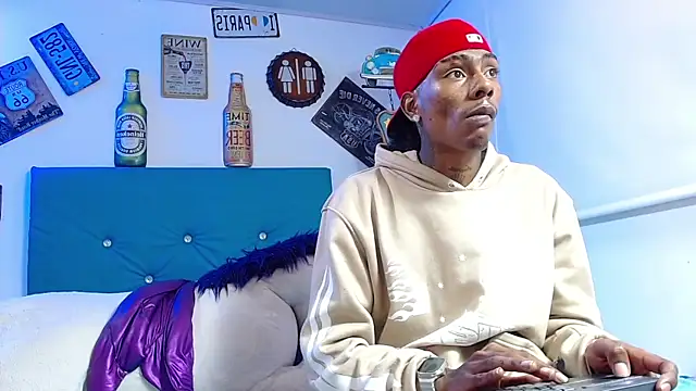 lili_roussi's cam snapshot