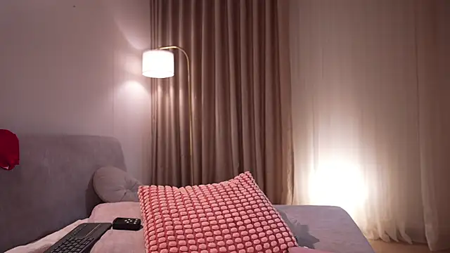 pauline__7's cam snapshot