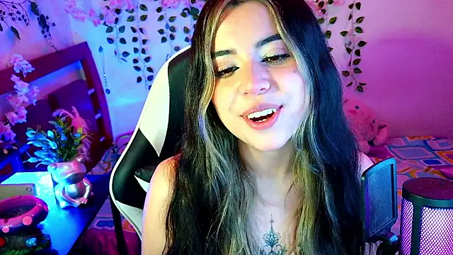 Kittyuwu_'s cam snapshot