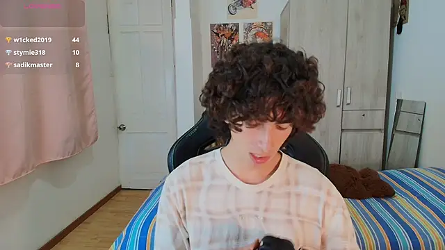 Nude_Boy18 live sex cam