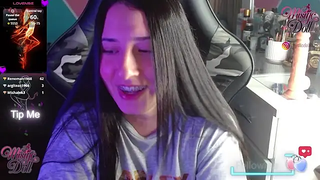 Mysticdooll69's cam snapshot