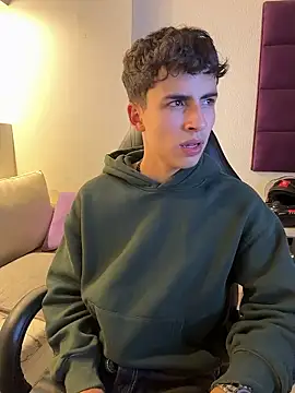 AdrianRinaldi live sex cam